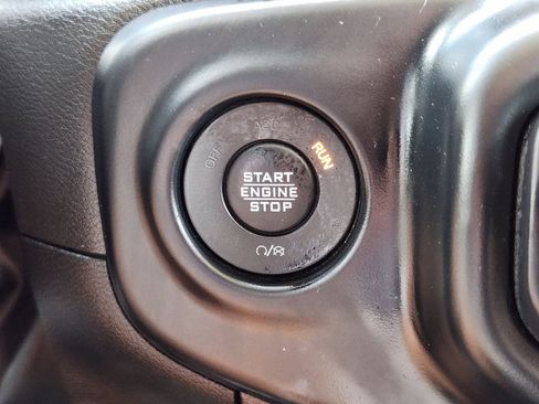 Used 2023 Jeep Gladiator Overland AWD/4WD image 28