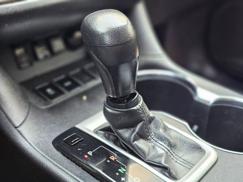 Used 2019 Toyota Highlander LE FWD image 14