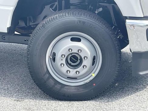 New 2025 Ford F350 XL w/ XL Chrome Package image 21