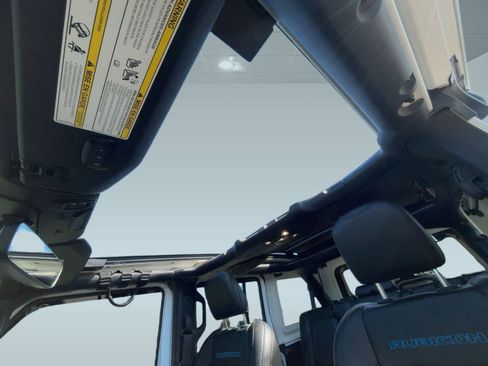 Used 2023 Jeep Wrangler Unlimited Rubicon 4xe image 17