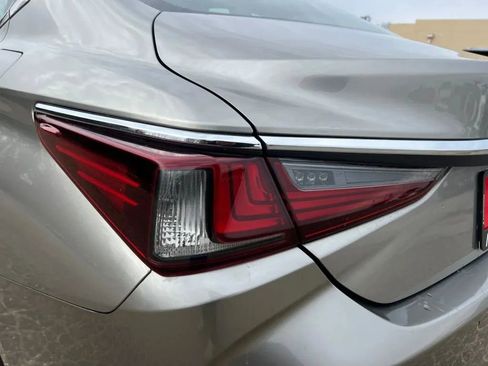 Used 2019 Lexus ES 350 w/ Premium Package FWD image 36