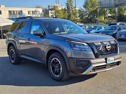 New 2025 Nissan Pathfinder Rock Creek image 3