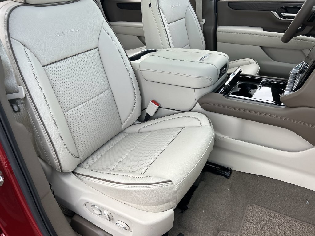 New 2026 GMC Yukon Denali w/ Denali Reserve Package AWD/4WD image 29