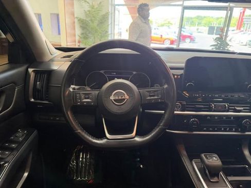 Used 2023 Nissan Pathfinder SL w/ SL Premium Package AWD/4WD image 14