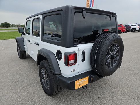 Used 2024 Jeep Wrangler Unlimited Sport AWD/4WD image 5