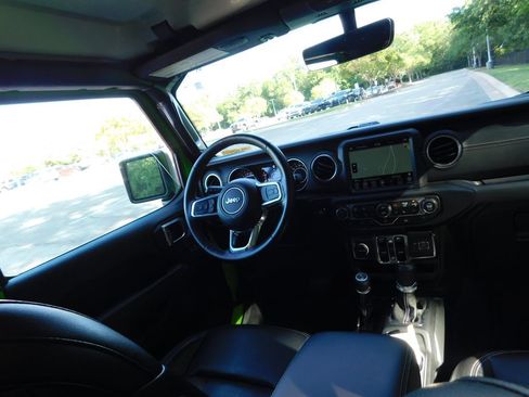 Used 2021 Jeep Gladiator Overland w/ Popular Equipment Package AWD/4WD image 3