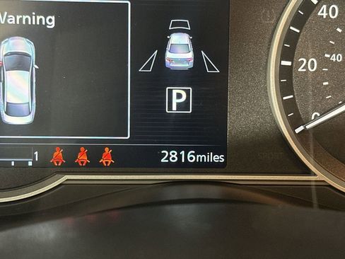 Used 2025 Nissan Versa SV w/ Trunk Package image 19