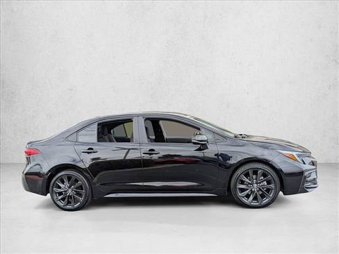 Used 2024 Toyota Corolla SE w/ SE Premium Package FWD image 5