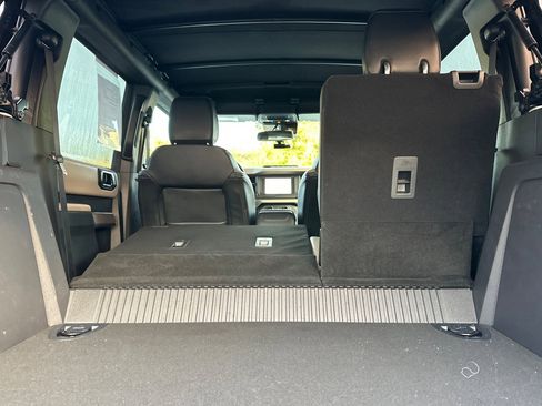 Used 2023 Ford Bronco Wildtrak image 12