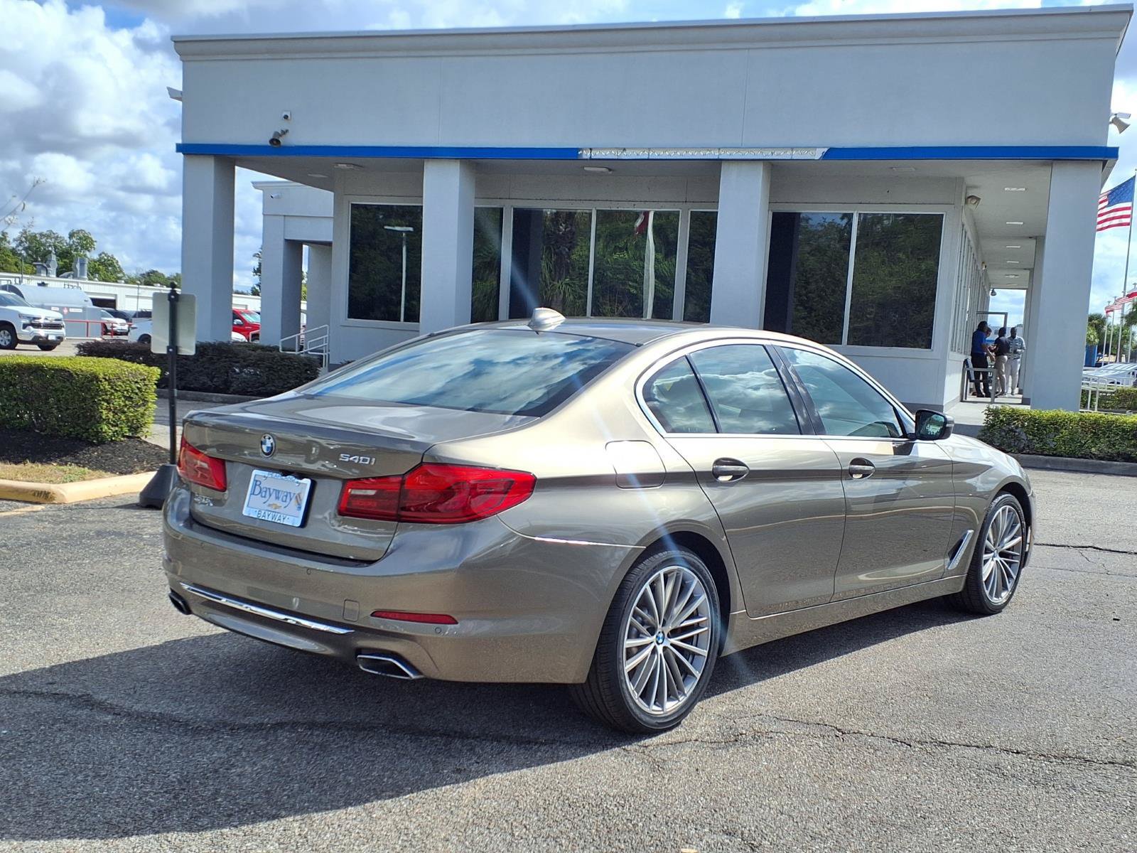 Used 2019 BMW 540i w/ Convenience Package RWD image 2