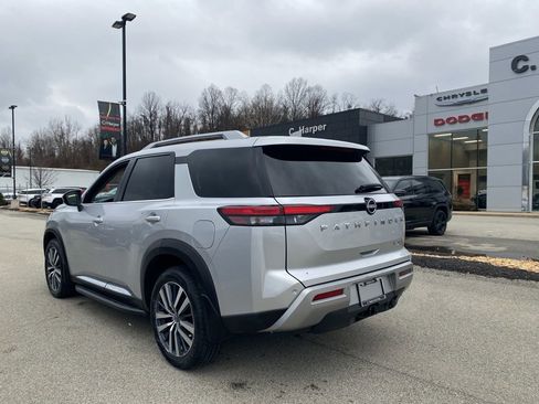 Used 2022 Nissan Pathfinder Platinum w/ Cargo Package image 4