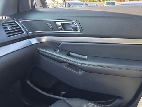 Used 2018 Ford Explorer XLT w/ Equipment Group 201A FWD image 28
