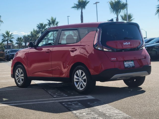 Used 2025 Kia Soul LX FWD image 3