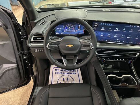 New 2026 Chevrolet Traverse LT w/ Driver Confidence Package AWD/4WD image 28