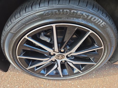 Certified 2024 Toyota Camry SE FWD image 9