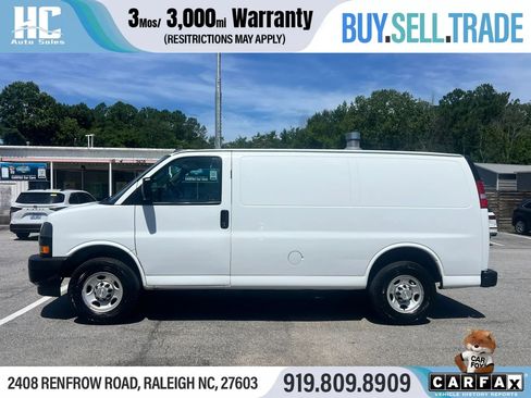 Used 2021 Chevrolet Express 2500 RWD image 2