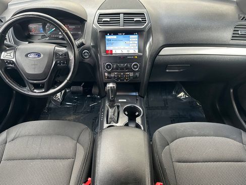 Used 2018 Ford Explorer XLT w/ Equipment Group 201A image 12