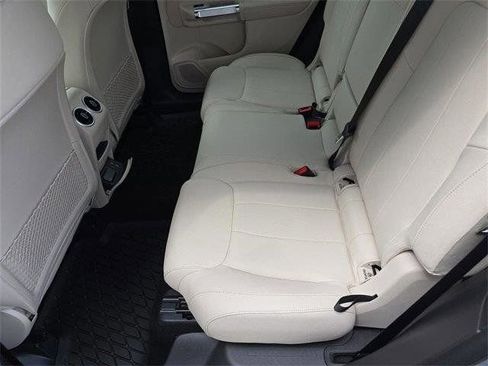 Certified 2026 Mercedes-Benz GLB 250 4MATIC image 18