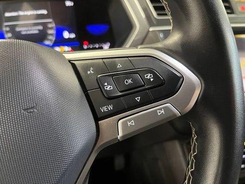 Used 2024 Volkswagen Tiguan SE FWD image 28