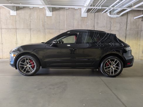 Certified 2025 Porsche Macan S AWD/4WD image 43