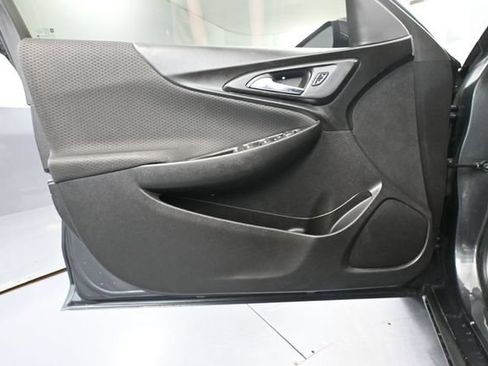 Used 2016 Chevrolet Malibu LT FWD image 17