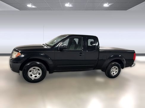 Used 2014 Nissan Frontier S image 2