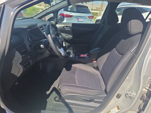 Certified 2025 Nissan Leaf S FWD image 11
