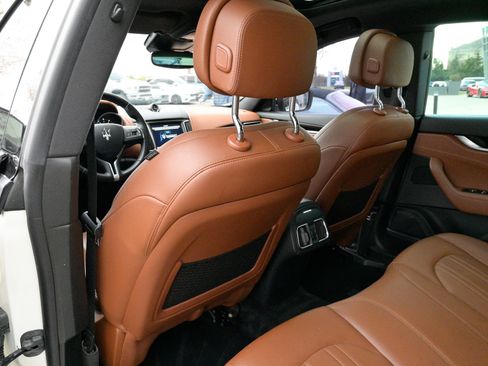 Certified 2018 Maserati Levante image 36