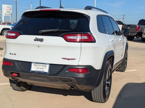 Used 2017 Jeep Cherokee Trailhawk w/ Comfort/Convenience Group image 3