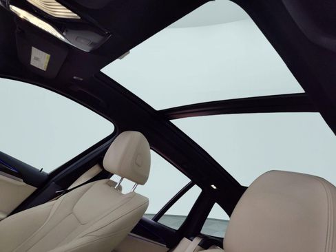 Used 2025 BMW 330i xDrive Sedan w/ M Sport Package image 12