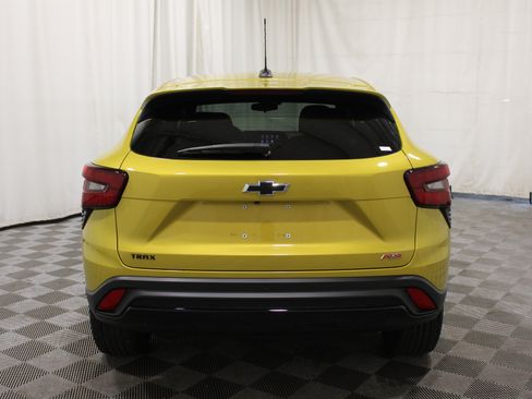 Used 2024 Chevrolet Trax RS w/ Driver Confidence Package FWD image 30
