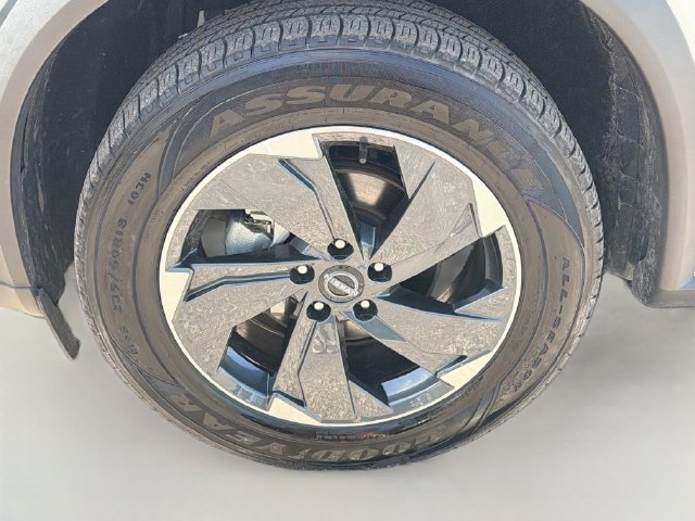 Used 2024 Nissan Rogue SV AWD/4WD image 39