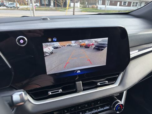 Used 2026 Chevrolet Equinox LT w/ Convenience Package II image 23