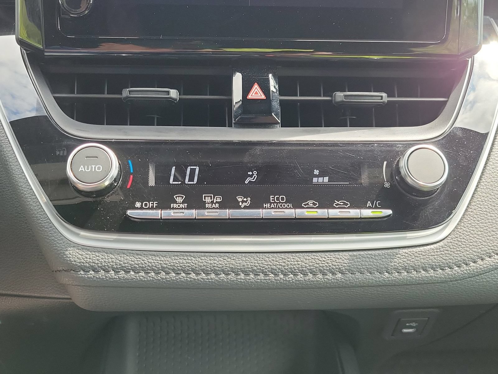 Used 2025 Toyota Corolla SE FWD image 21