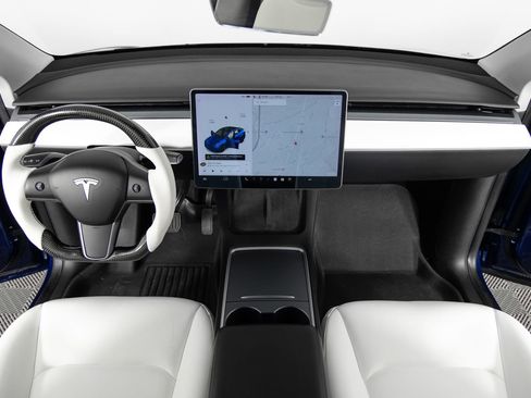 Used 2022 Tesla Model Y Long Range image 36