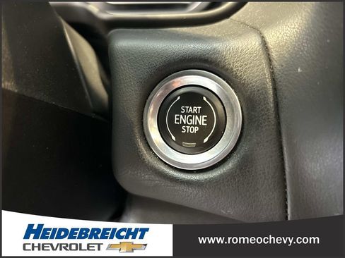 Used 2023 GMC Yukon SLT w/ SLT Premium Package AWD/4WD image 30