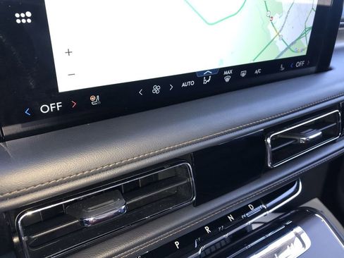 Used 2025 Lincoln Aviator Reserve w/ Equipment Group 201A image 19