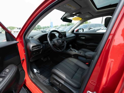 Used 2025 Honda HR-V EX-L image 8