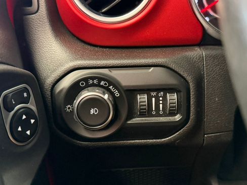 Used 2019 Jeep Wrangler Unlimited Rubicon AWD/4WD image 58