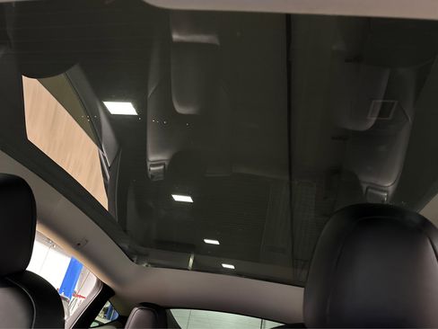 Used 2020 Tesla Model Y Long Range image 32