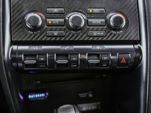 Used 2014 Nissan GT-R Black Edition image 31