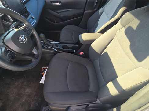 Used 2021 Toyota Corolla LE image 21