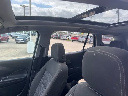 Used 2022 GMC Terrain SLE w/ Driver Convenience Package image 7