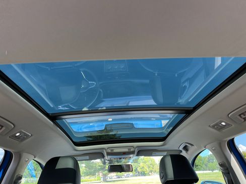 Used 2022 Volkswagen Taos SE w/ Panoramic Sunroof Package image 19