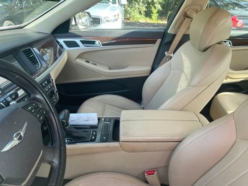 Used 2019 Genesis G80 3.8 RWD image 9
