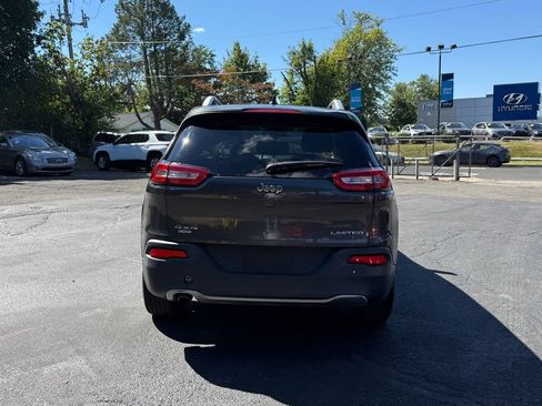 Used 2014 Jeep Cherokee Limited AWD/4WD image 4