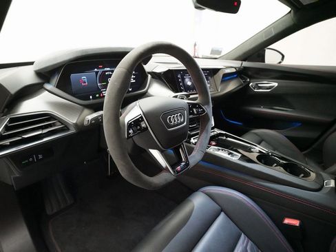 Used 2022 Audi RS e-tron GT image 19