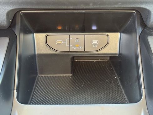 Certified 2025 Kia Sorento LX image 20