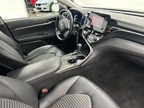 Used 2021 Toyota Camry SE image 43