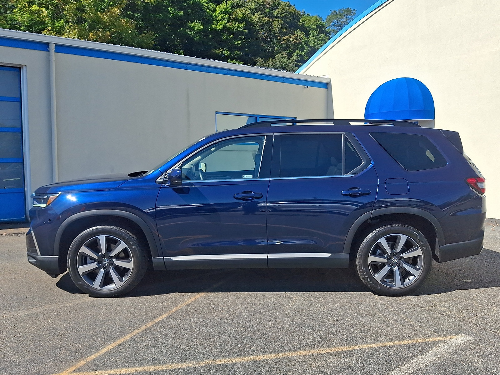 Used 2025 Honda Pilot Touring image 7